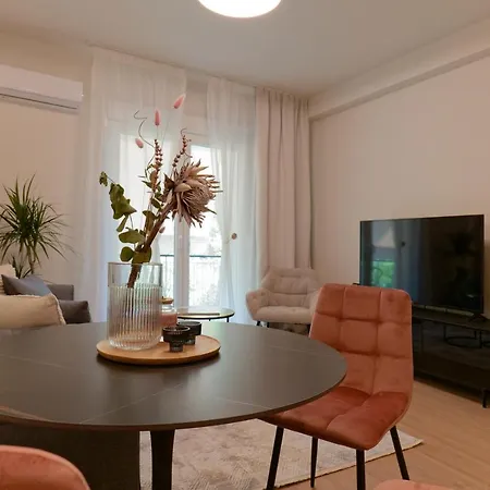 Acropolis Deluxe 1br *