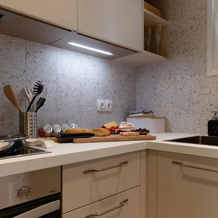 Acropolis Deluxe 1br Apartment