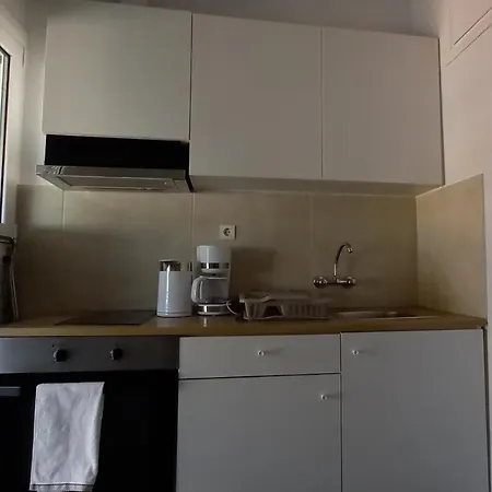 Ionias Cozy By Zain Apartment