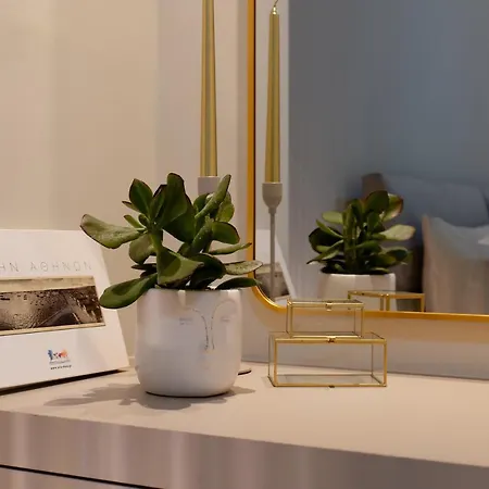 Acropolis Deluxe 1br Apartment *