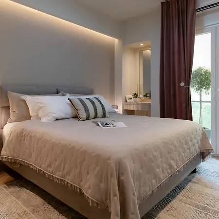 Acropolis Deluxe 1br Apartment *