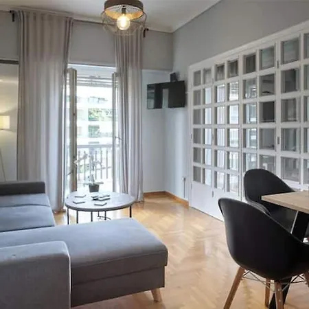 Oasis - Timeless Comfort At The Acropolis