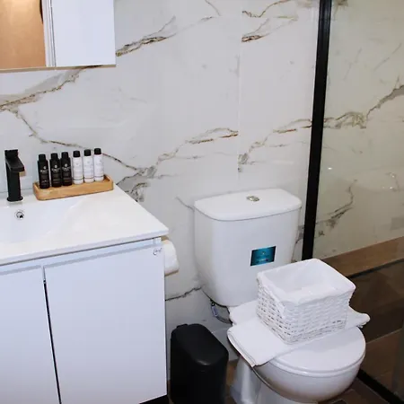Artemis Apartment *