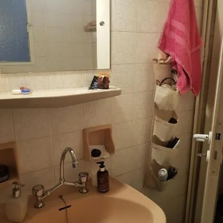 Athenshome Apartment *