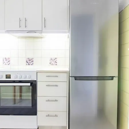 Your Perfect Place 1min From Kato Patissia Station -100mbps Apartment *