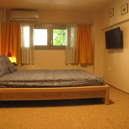 Tiny Duplex By The Park Athens