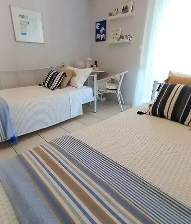 A Cozy Modern 4 Minutes Walk From Metro Apartment *