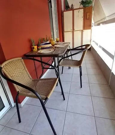 A Cozy Modern 4 Minutes Walk From Metro Athens