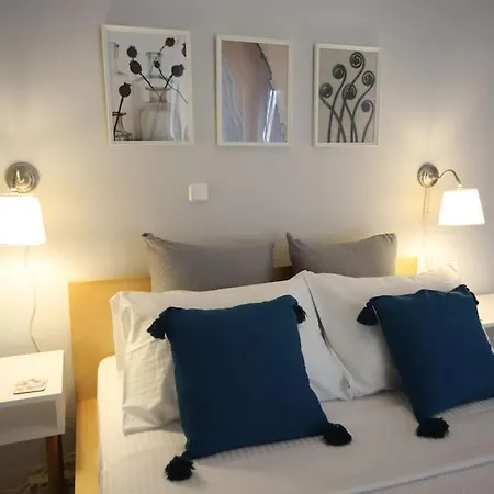 Apartment A Cozy Modern 4 Minutes Walk From Metro *