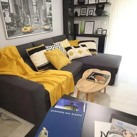 Apartment A Cozy Modern 4 Minutes Walk From Metro *