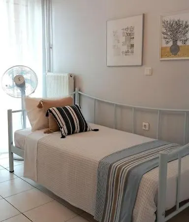 Apartment A Cozy Modern 4 Minutes Walk From Metro Athens