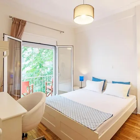 Quiet Central Apt In Picturesque Pagrati *