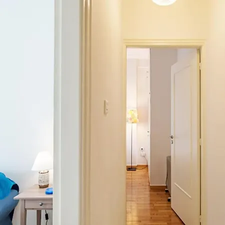Quiet Central Apt In Picturesque Pagrati *