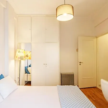 Quiet Central Apt In Picturesque Pagrati