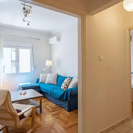 Quiet Central Apt In Picturesque Pagrati *