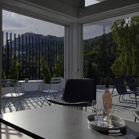The World Is Beautiful - Cozy Rooftop In Kolonaki! * Athens
