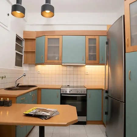Apartment Center Apt. On A Traffic Free Street
