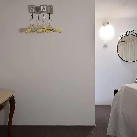 Seabreeze In Palaio Faliro/ Netflix * Athen