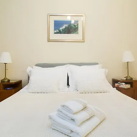 Apartamento Top-rated 1-bedroom In The Heart Of Atenas