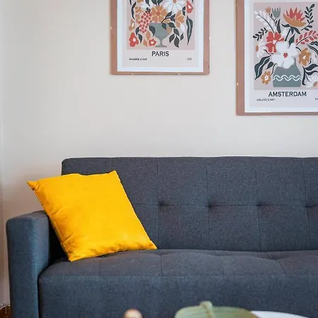 Elegant 2 Ba Close To Metro Station Atene