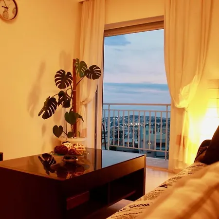 Penthouse With Sea View Athens