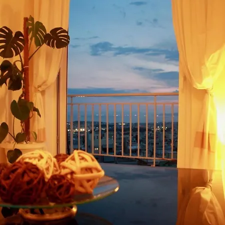 Penthouse With Sea View Athens