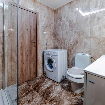 Elegant 2 Ba Close To Metro Station Appartamento *