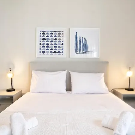 Elegant In Pagrati Apartment *