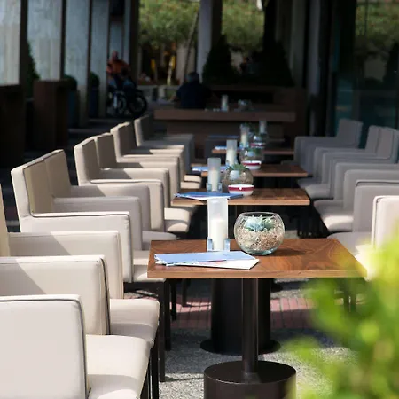 Njv Plaza Hotell