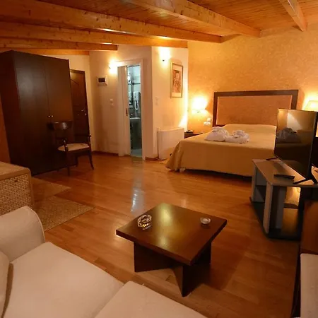 Chris Hotel