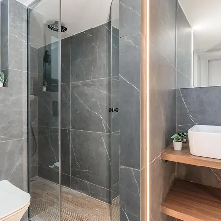 Zeus 2-bedroom In