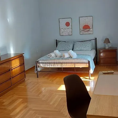 Victoria Centre 6 Bd, 2 Bath Athens
