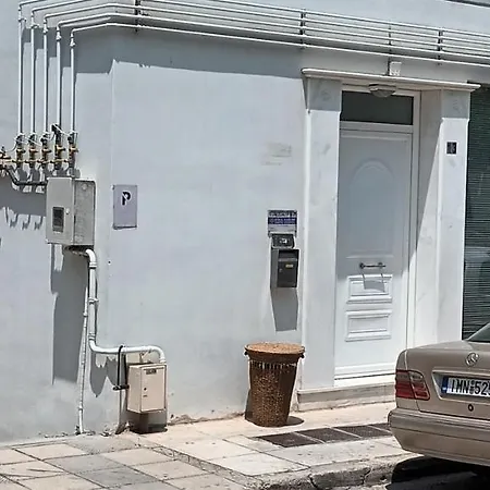 Family Sunny 2 Bedroom 1700M Center 50M Busstop,300M Busstop Acropolis Apartment Athens
