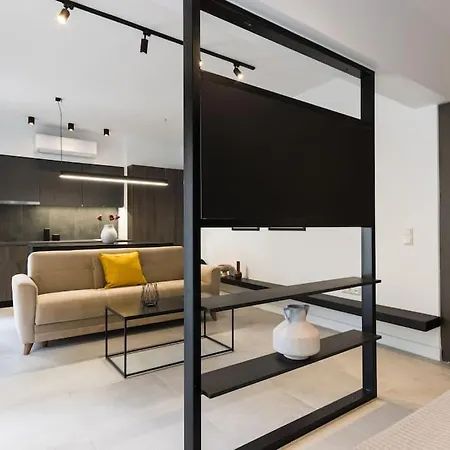 Academy Elegant #101 Apartment *