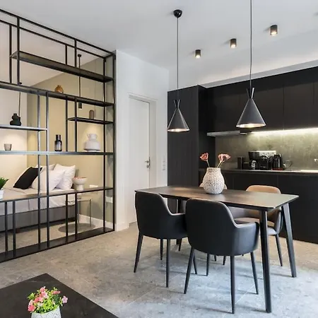 Apartment Academy Elegant #102 *