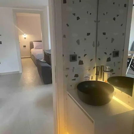 Cozy Private House Brand New Apartment *