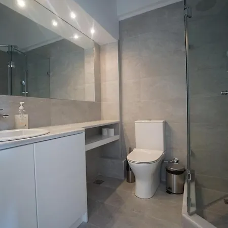 For 4 Ppl In N. Smirni Atenas