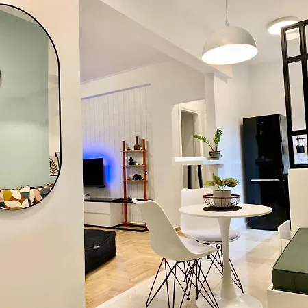 Live As A Local - Apartment