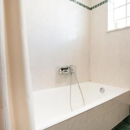 10min Walk From Acropolis !!! Apartment