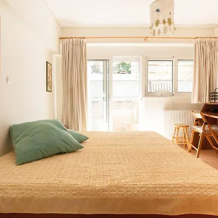 10min Walk From Acropolis !!! *