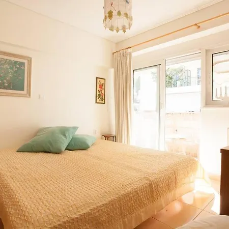 10min Walk From Acropolis !!! *
