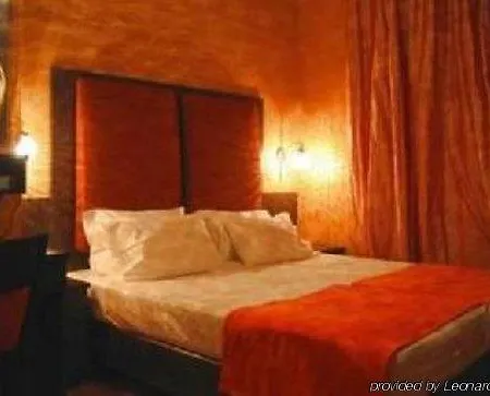 Delphi Art By Prima Otel Atina