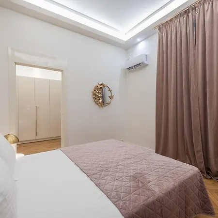 Kolonaki Garden Apartment *