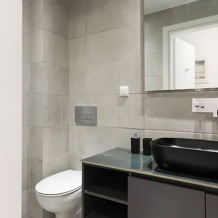 Apartment Academy Elegant #201 *