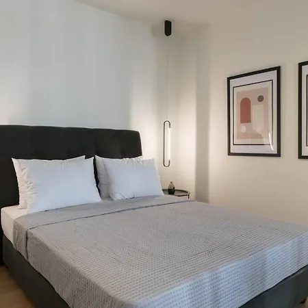 Academy Elegant #202 Apartment *