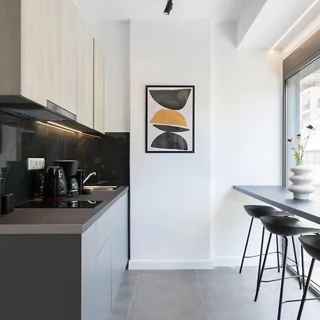 Academy Elegant #301 / Stunning Terrace *