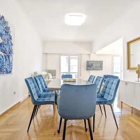 Divas Velvet Gold Apartment *