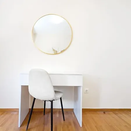 Divas Velvet Gold Apartment