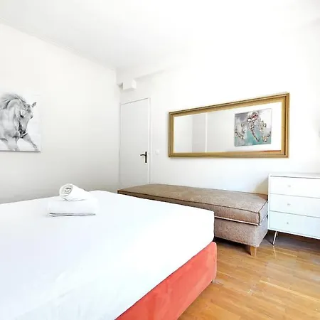Apartment Divas Velvet Gold Athens