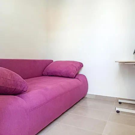 Kremou Apartment